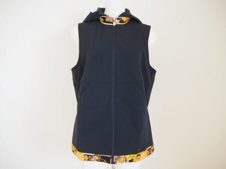 黒×黄でスタイリッシュに！レオナールスポーツのベストを買取しました