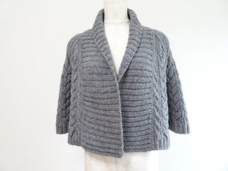 アルパカ素材で寒さ対策はばっちり｜バーバリーのカーディガンを買取しました