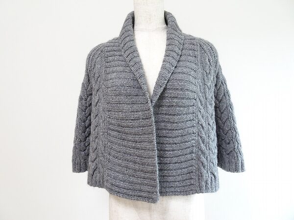 アルパカ素材で寒さ対策はばっちり|バーバリーのカーディガンを買取しました