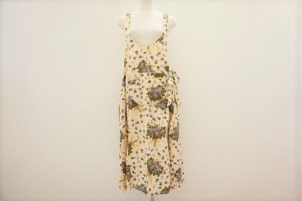 大人っぽさと少女らしさが一度に叶う｜ワンダフルワールドのジャンパースカートを買取しました