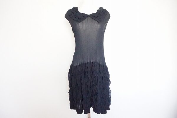 シースルー素材が色っぽい｜ミーイッセイミヤケのワンピースを買取しました