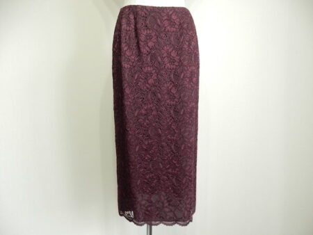 美しいワインレッドで大人の女性へ！ハナエモリのスカートを買取しました