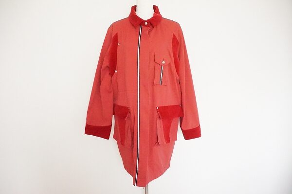 着るだけで華やか！アルベロベロの赤 コートを買取しました