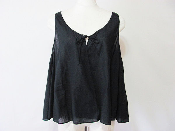 柔らかい雰囲気が素敵なヨーガンレールのベストを買取しました