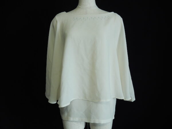 さわやかさが光る｜ユキコハナイのブラウスを買取しました