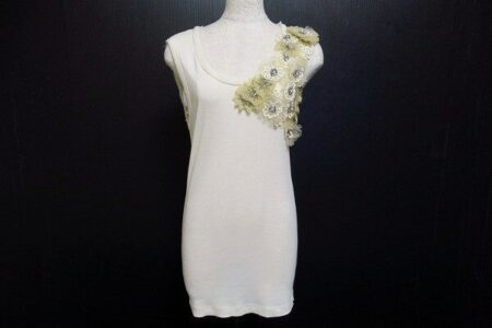 袖部分の花モチーフが可愛い｜マックスマーラのカットソーを買取しました