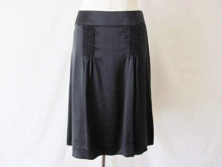 シルクの上質具合が嬉しい！バーバリーのスカートを買取しました