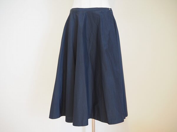 巻きスカートで上質な印象に マーガレットハウエルのスカートを買取しました