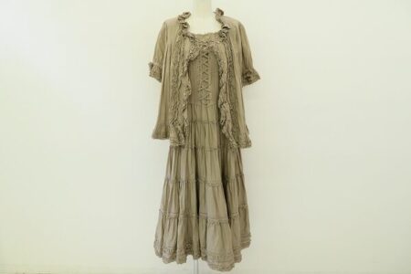 ブラウス×ワンピのフリルセットアップ！ピンクハウス