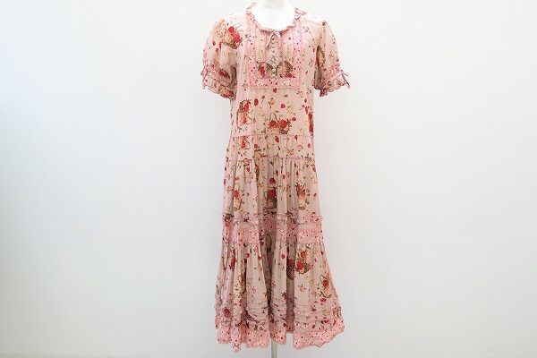 ピンクの薔薇柄ロングワンピを買取させて頂きました!ピンクハウス