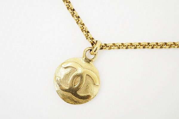 ヴィンテージライクな大ぶりネックレス!シャネル・ココマーク