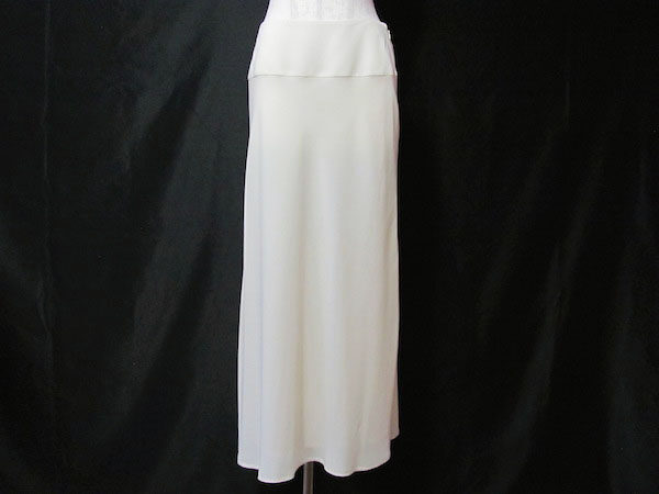 上品シルエットが素敵なトクコのスカートを買取しました