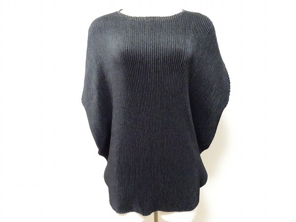 プリーツで繊細さを強調｜スペッチオのカットソーを買取しました