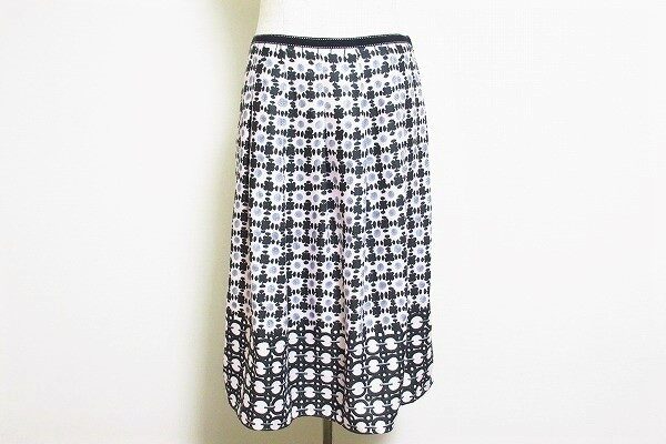 ポップな絵柄が可愛い｜キャラオクルスのスカートを買取しました