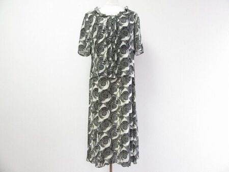 大胆バラ柄が綺麗なジバンシィのセットアップを買取しました