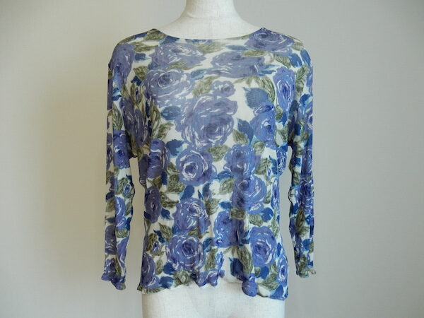 ブルーの花柄!バラクラのメッシュカットソーを買取させて頂きました
