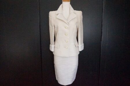 煌びやかで気品ある印象に｜ベラのセットアップを買取しました