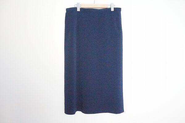 ちりめん素材でシックに上品に決まる｜三年坂のスカートを買取しました