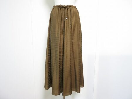 味わい深いブラウンがおしゃれなヨーガンレールのスカートを買取しました