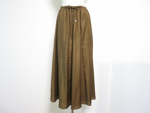 味わい深いブラウンがおしゃれなヨーガンレールのスカートを買取しました