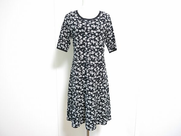 モノトーンが効いている｜スーパービューティーのワンピースを買取しました