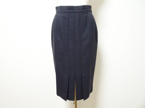 タイトスカートで色っぽく上品に|クリスチャンディオールのスカートを買取しました