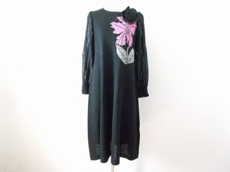 大柄のお花が可愛い｜斉藤都世子のニットワンピースを買取しました
