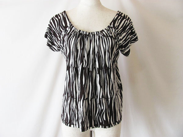 クールでスタイリッシュ！マックスマーラのカットソーを買取しました