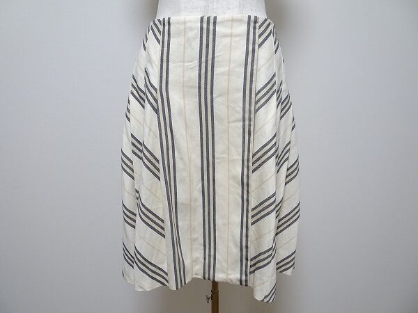 美品のお洋服は買取へ!バーバリーのスカートを買取いたしました