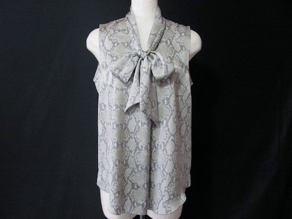 クール×上品！レジーナロマンティコのパイソン柄ブラウスを買取しました