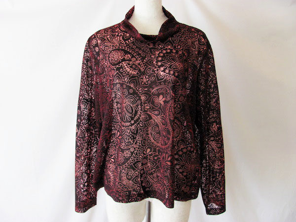 味わいある赤が特徴的なリリアンビューティのカットソーを買取しました