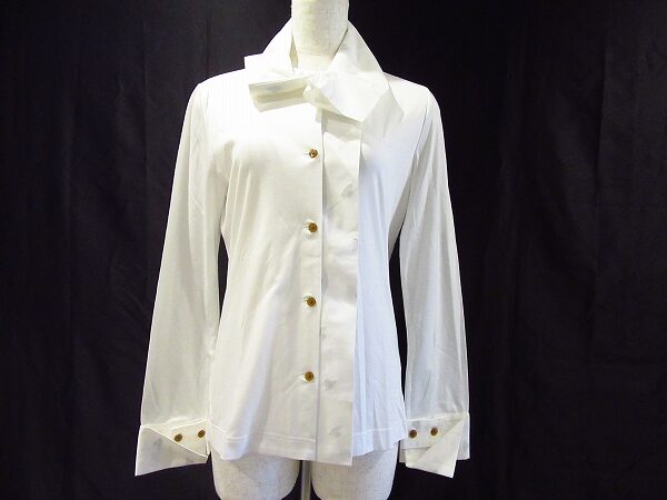 さわやかさを演出してくれる|ヴィヴィアンウエストウッドのシャツブラウスを買取しました