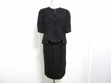 フォーマルに使える｜ジュンアシダのスカートスーツを買取しました