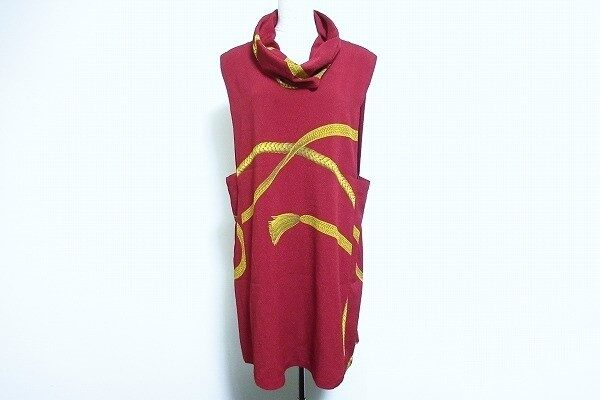 上品なエンジに目を奪われる｜詩仙堂のハイネックチュニックを買取しました