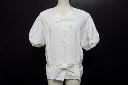 不用なお洋服の行き先は当店へ！インゲボルグのブラウスを買取いたしました