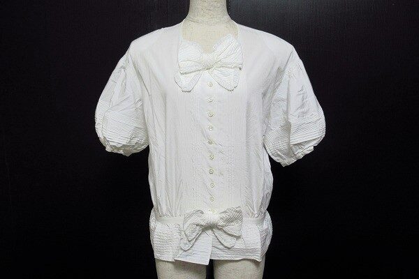 不用なお洋服の行き先は当店へ！インゲボルグのブラウスを買取いたしました