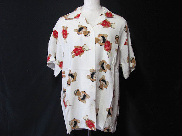 さわやかアイボリーにクマ柄が映える!ピンクハウスのシャツを買取しました