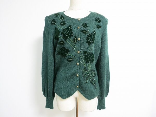 深みあるグリーンが素敵|ソワレドヒロミのニットを買取しました