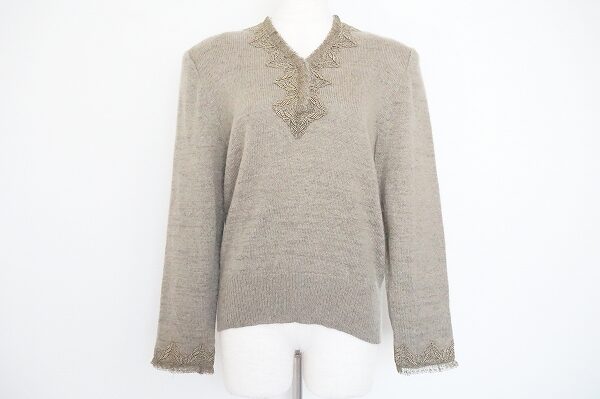 気品ある雰囲気をプラスしてくれる|ソワレドヒロミのセーターを買取しました