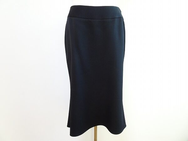 美しいシルエットがポイント｜ジョルジオアルマーニのスカートを買取しました