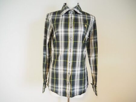 秋に大活躍バーバリーのチェック柄シャツを買取させて頂きました