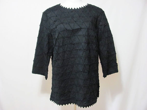 独特なギザギザが大胆なイッセイミヤケハートのブラウスを買取しました