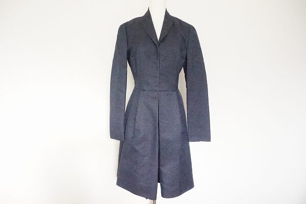 光り輝く雰囲気が上品｜アクリスのワンピースを買取しました