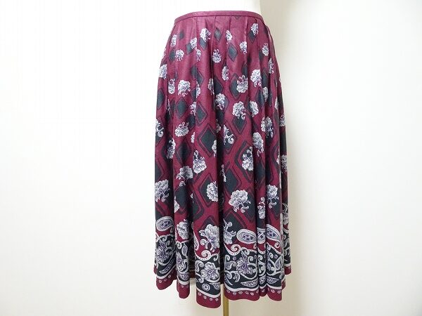 優美な雰囲気漂う｜ヒロコビスのスカートを買取しました