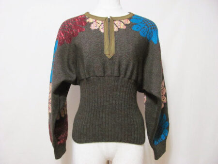 斎藤都代子！大きな花柄の長袖ニットを買い取りました