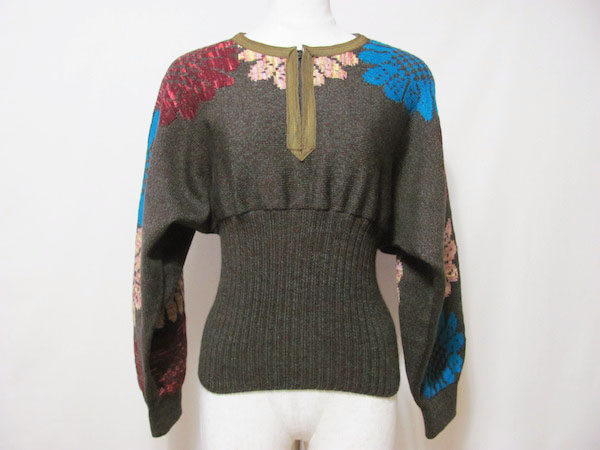 斎藤都代子！大きな花柄の長袖ニットを買い取りました