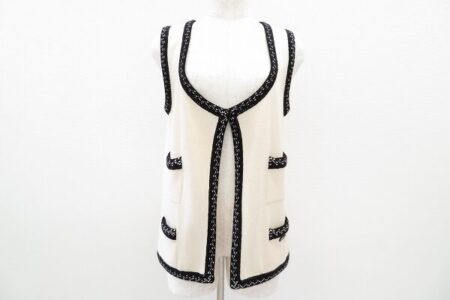 トレンドのジレ！シャネルのカシミアアイテムを買取させて頂きました