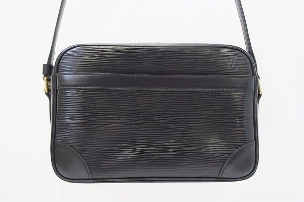 サイズ感が丁度いい｜ルイヴィトンのショルダーバッグを買取しました