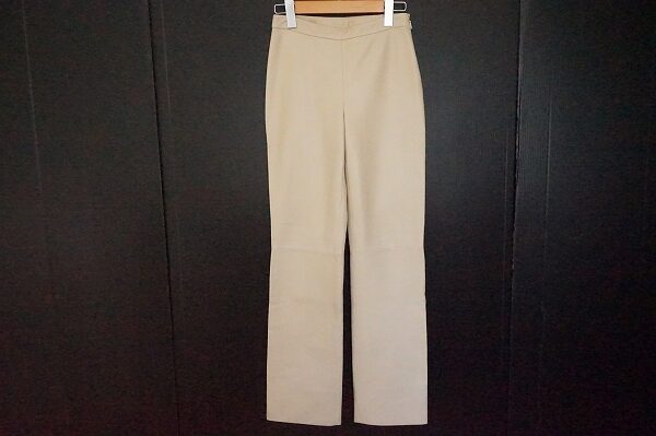 ラムレザーでクールに決まる｜ロエベのパンツを買取しました