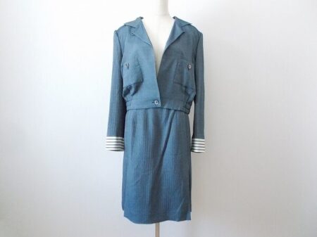 絹素材で気品溢れる！ジュンアシダのスカートスーツを買取しました